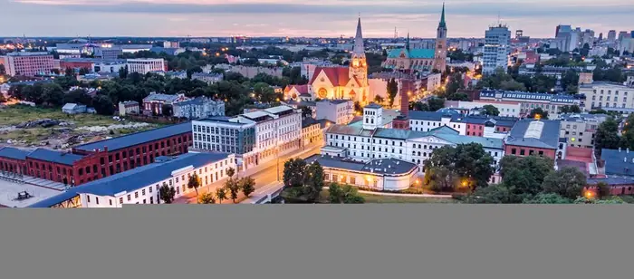 Łódź — panorama miasta o zmierzchu